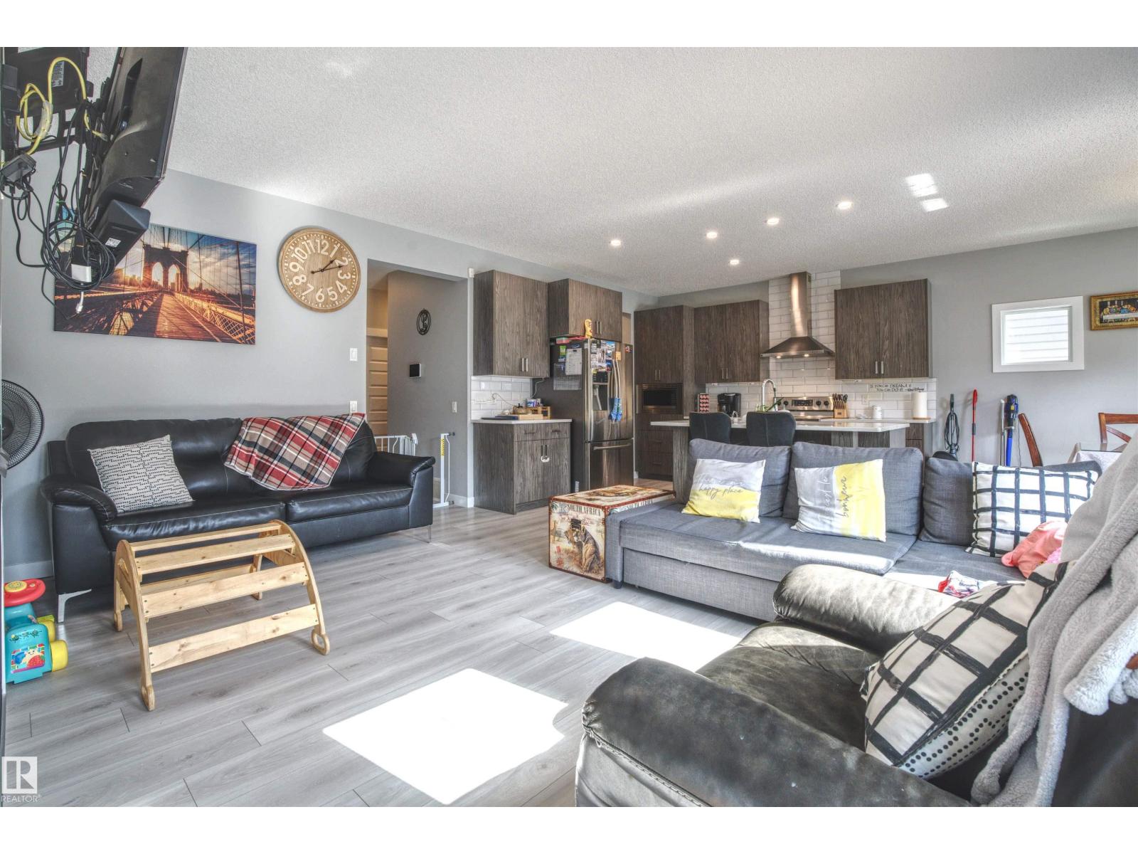 20503 99 AV NW, Edmonton