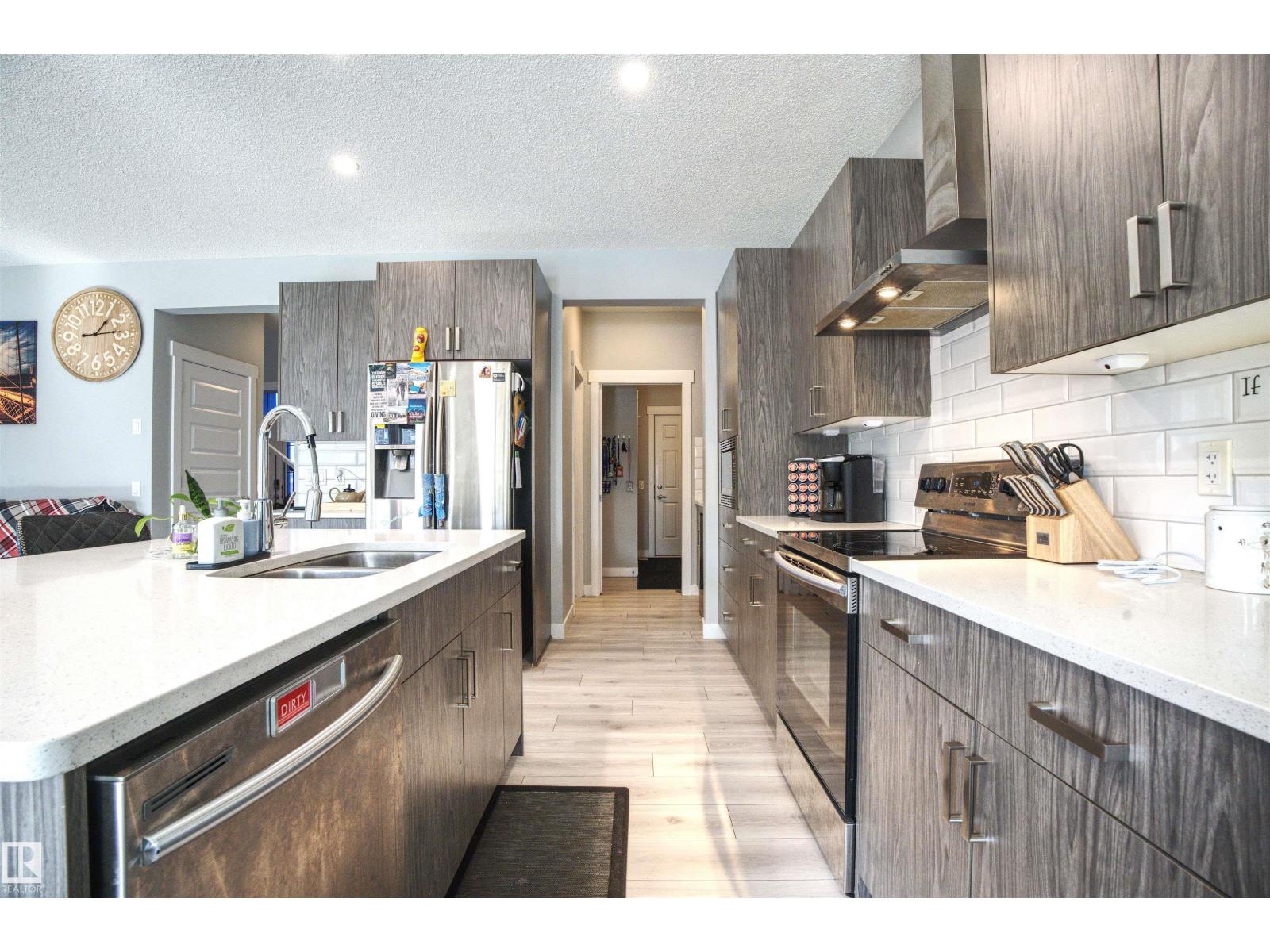 20503 99 AV NW, Edmonton