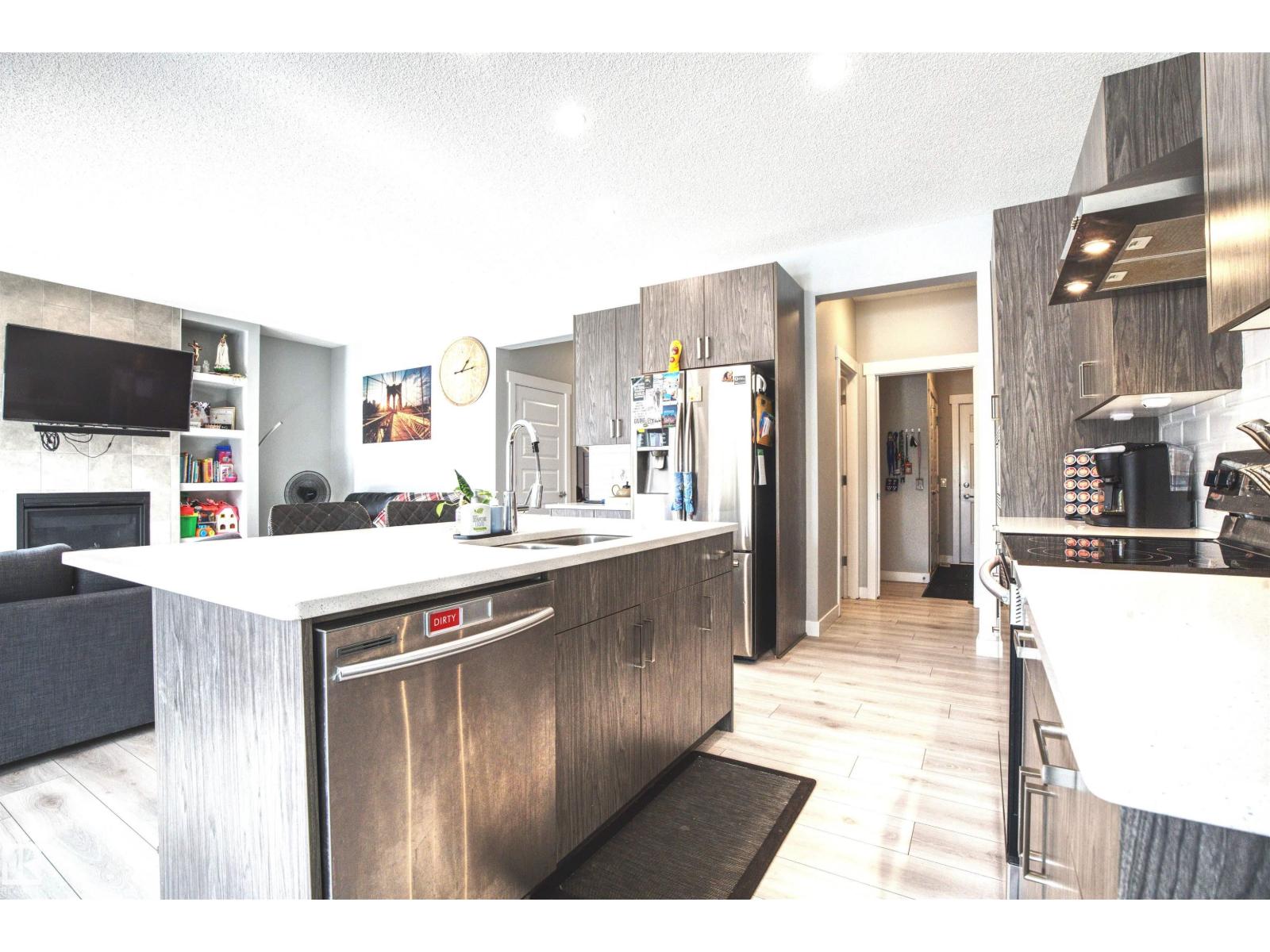 20503 99 AV NW, Edmonton