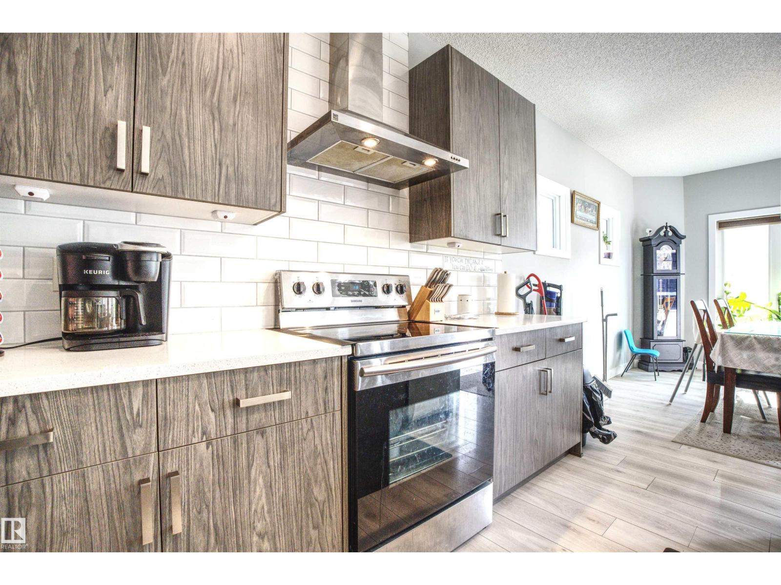 20503 99 AV NW, Edmonton