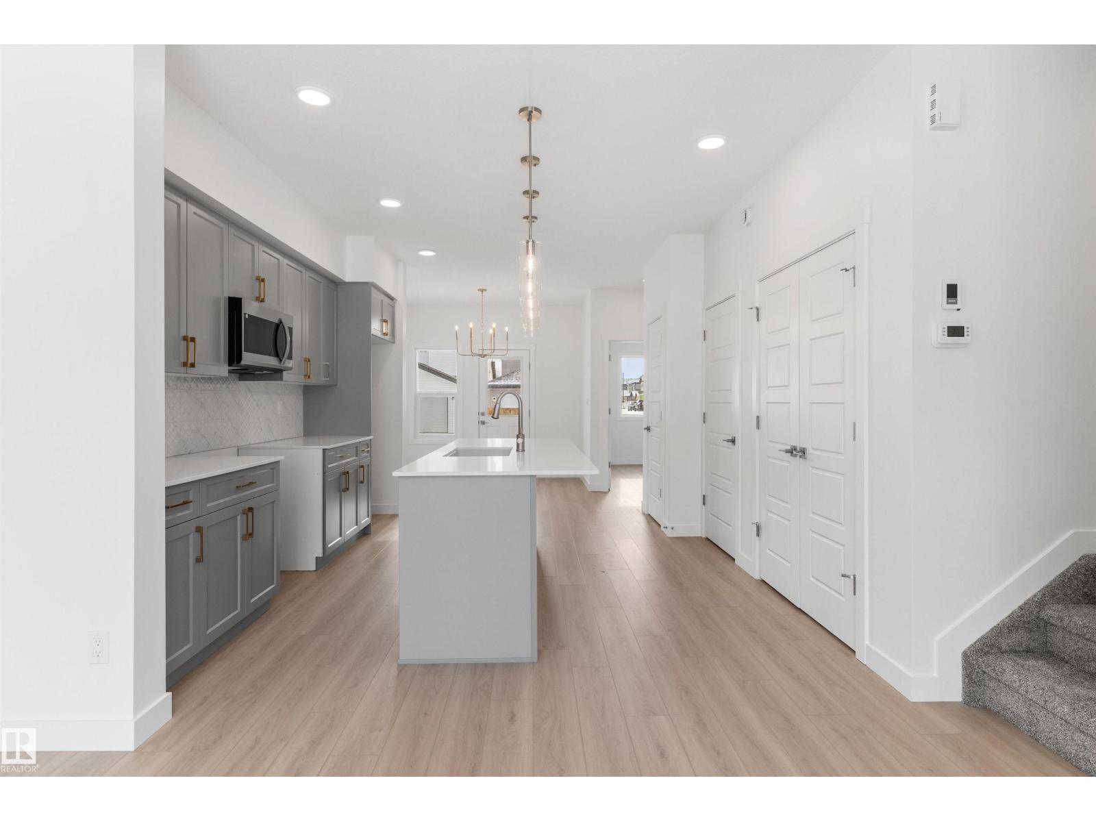 20719 43 AV NW - 20