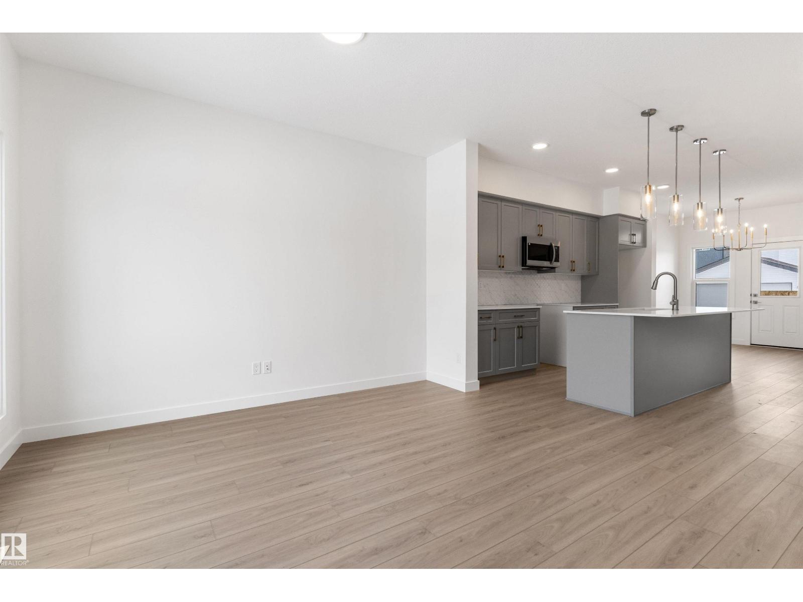 20719 43 AV NW - 28