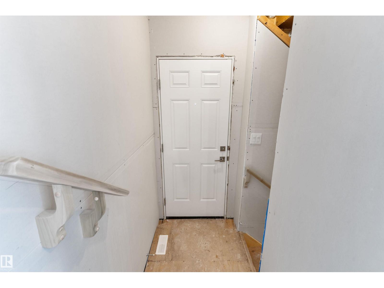 20719 43 AV NW - 45