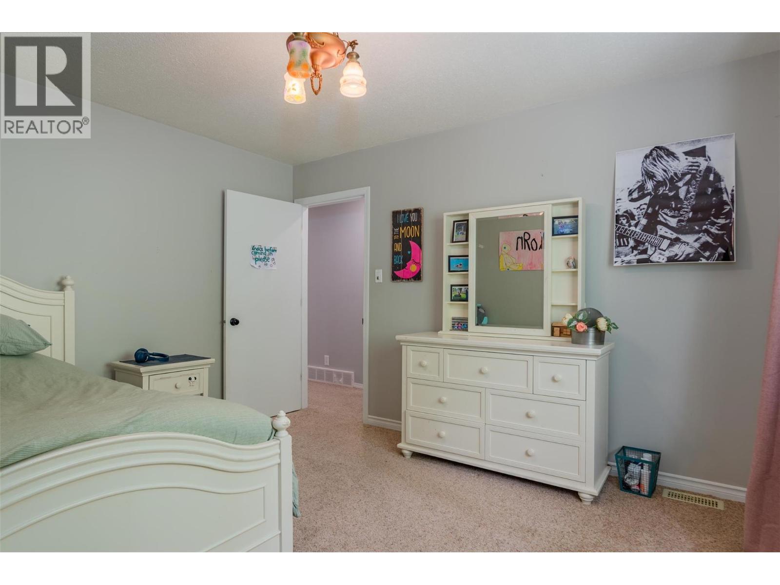 507 15TH Avenue, Genelle