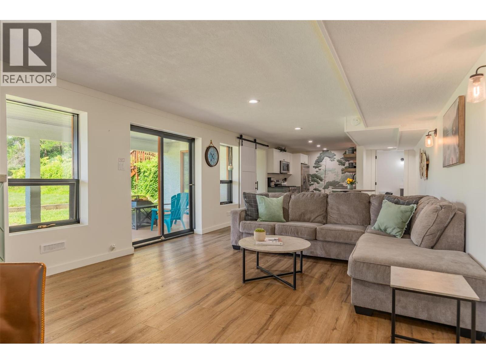 507 15TH Avenue, Genelle