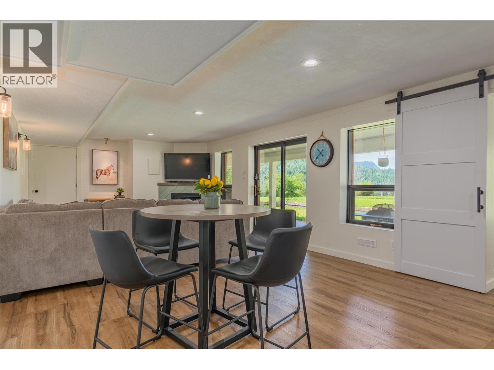 507 15TH Avenue, Genelle