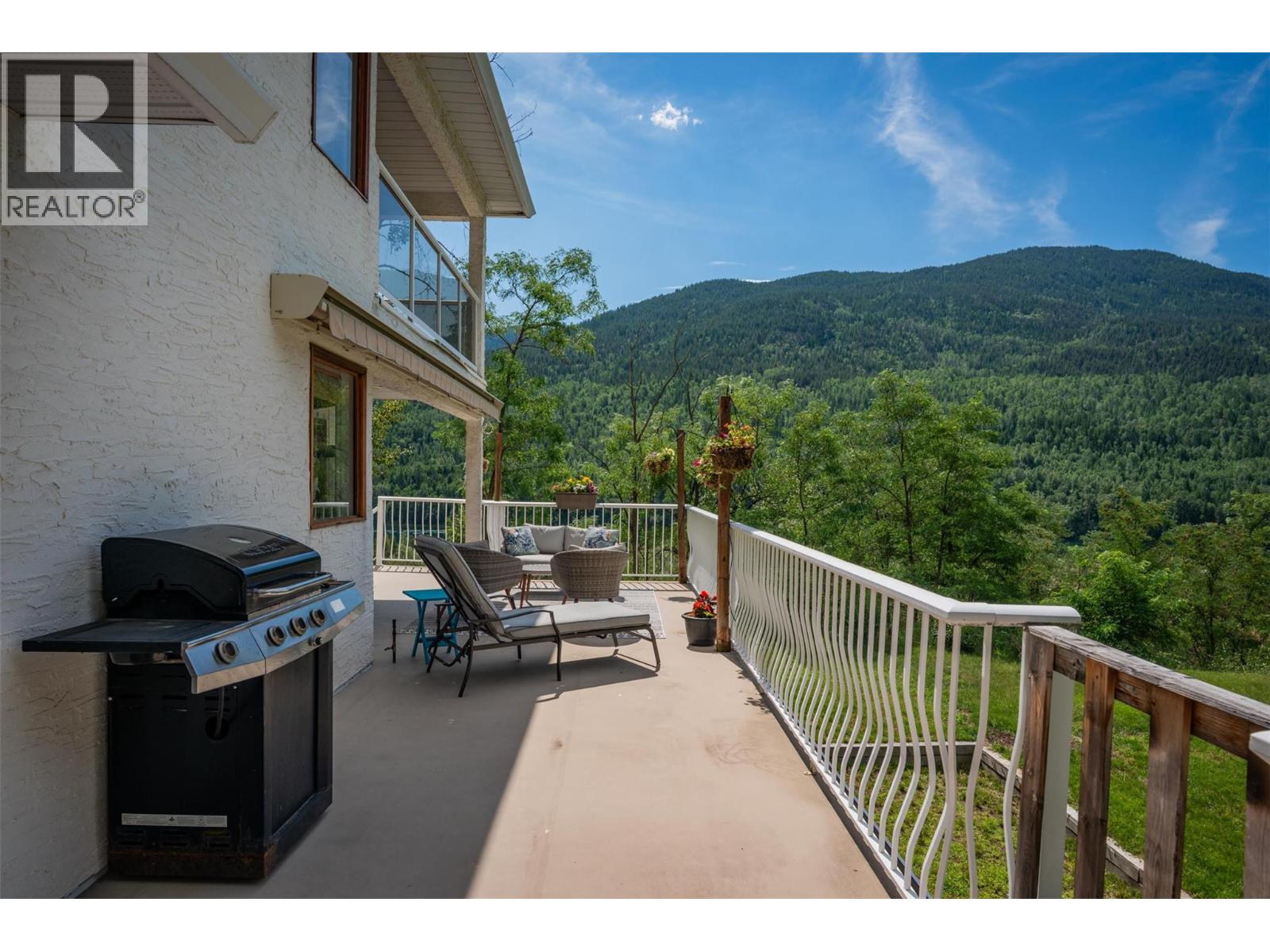 507 15TH Avenue, Genelle