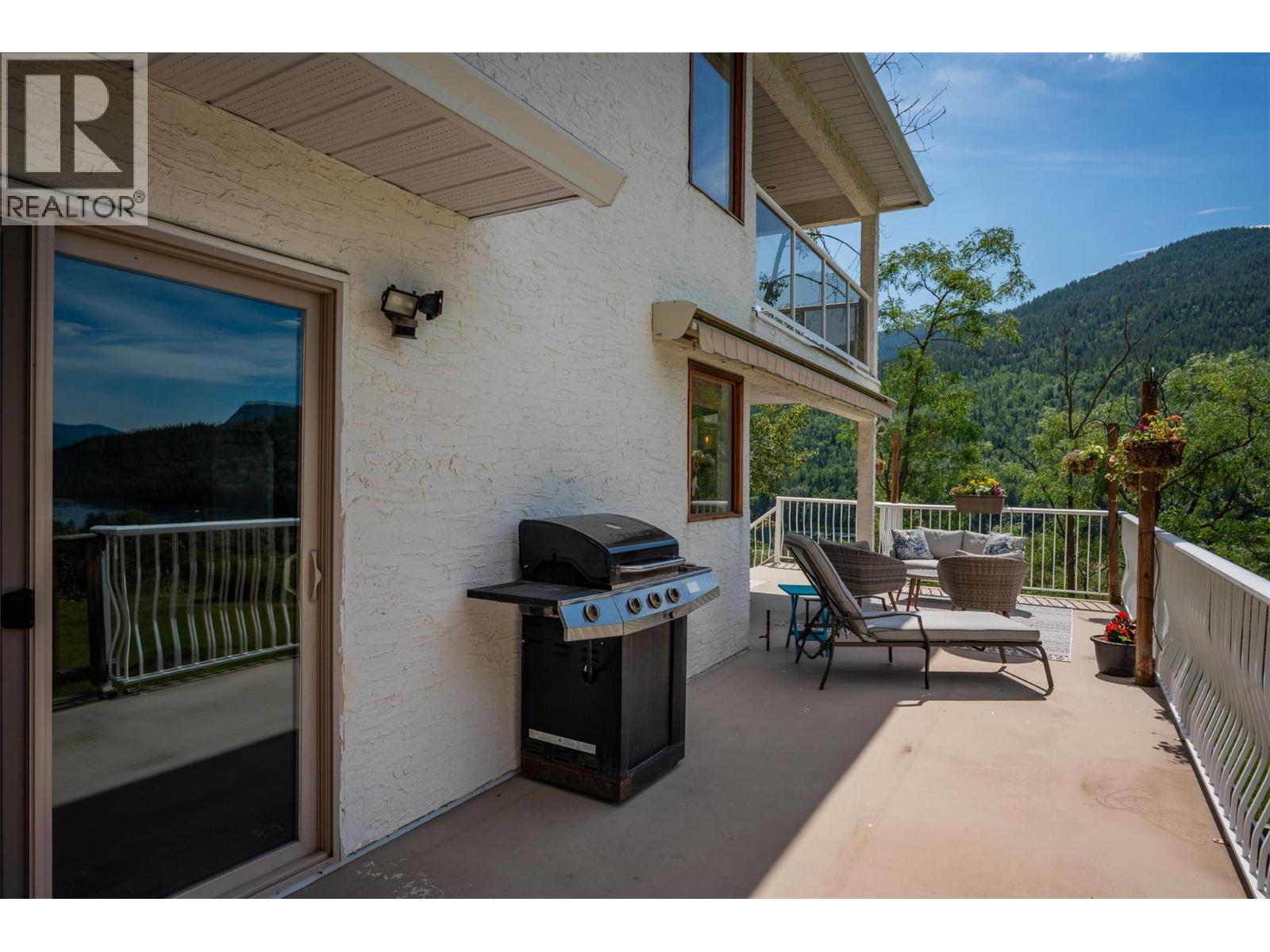 507 15TH Avenue, Genelle