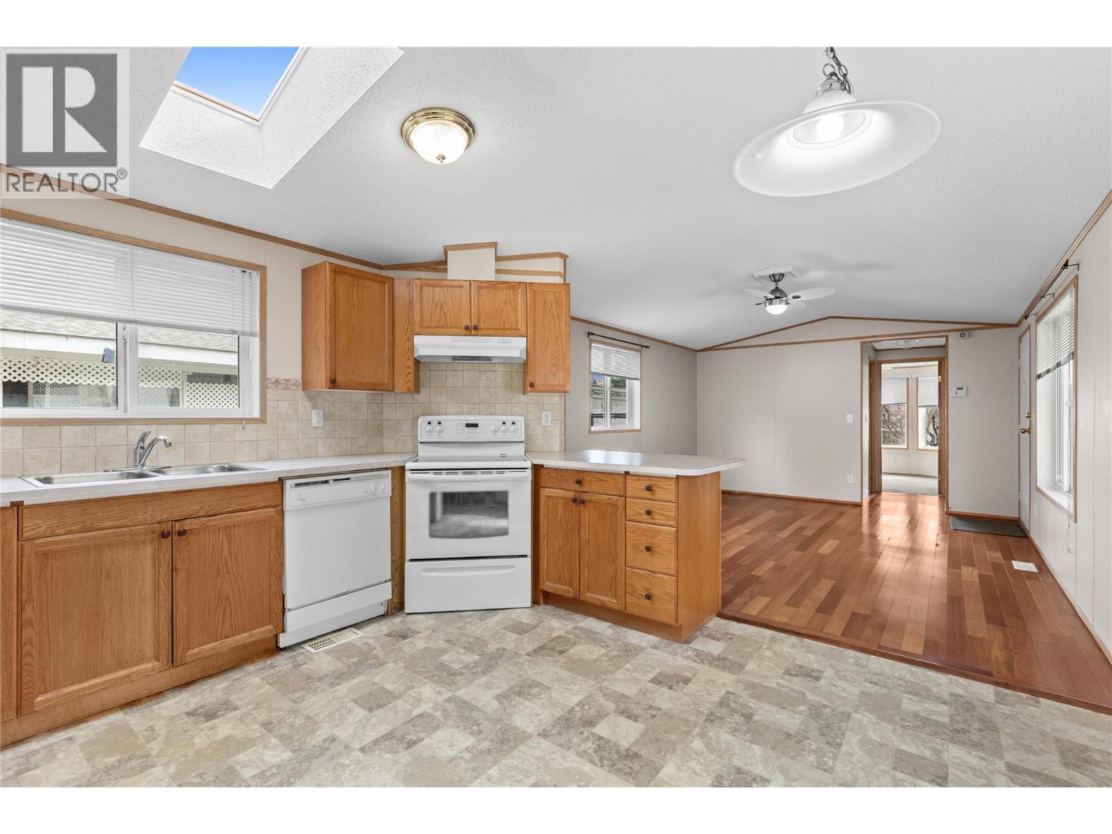 #32 5484 25 Avenue - 25
