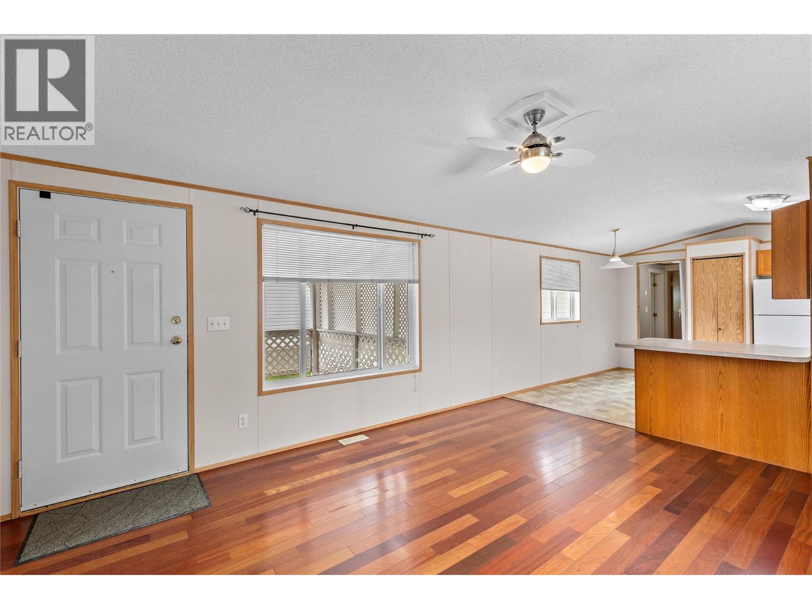 #32 5484 25 Avenue - 4