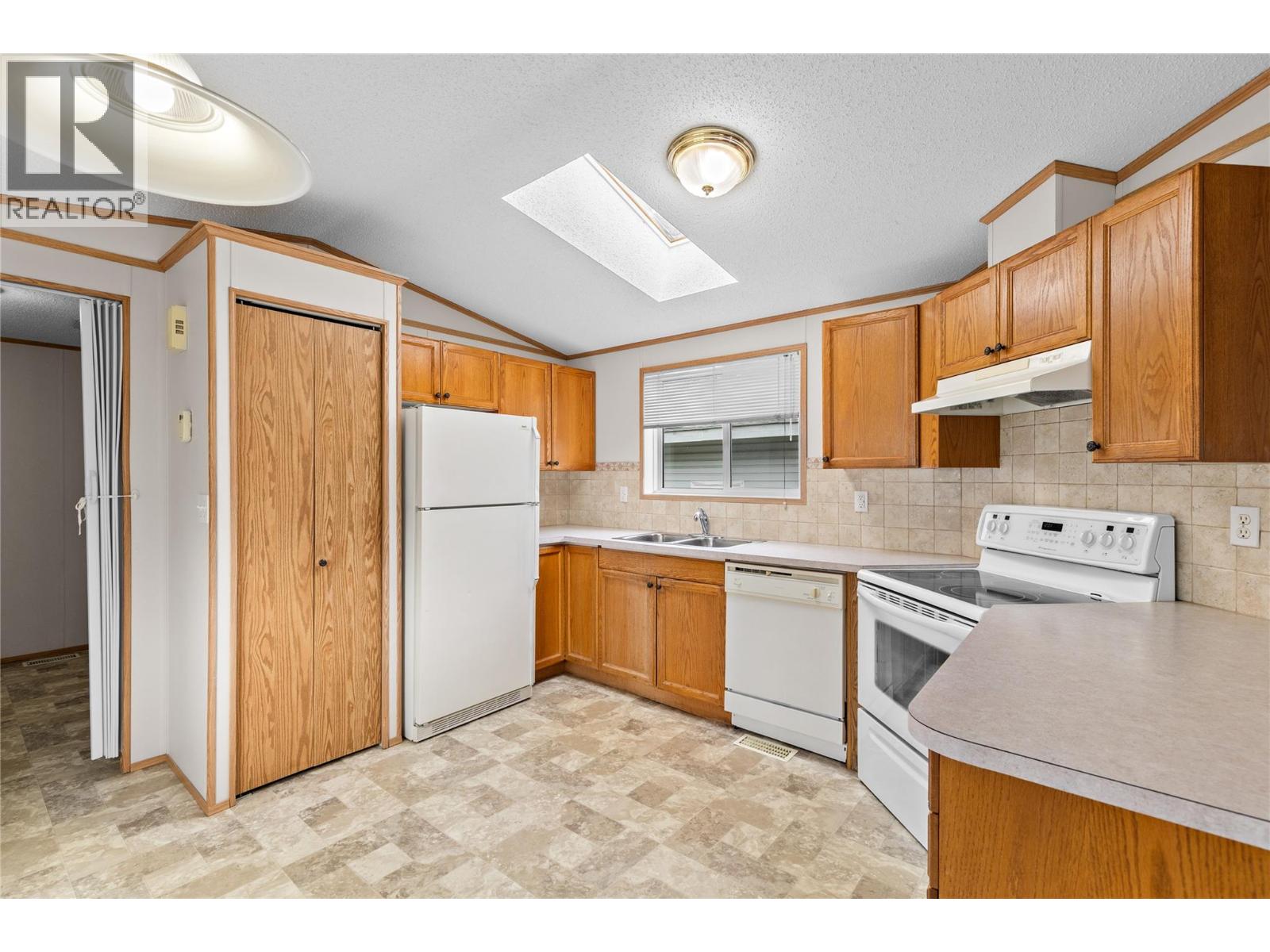 #32 5484 25 Avenue - 7