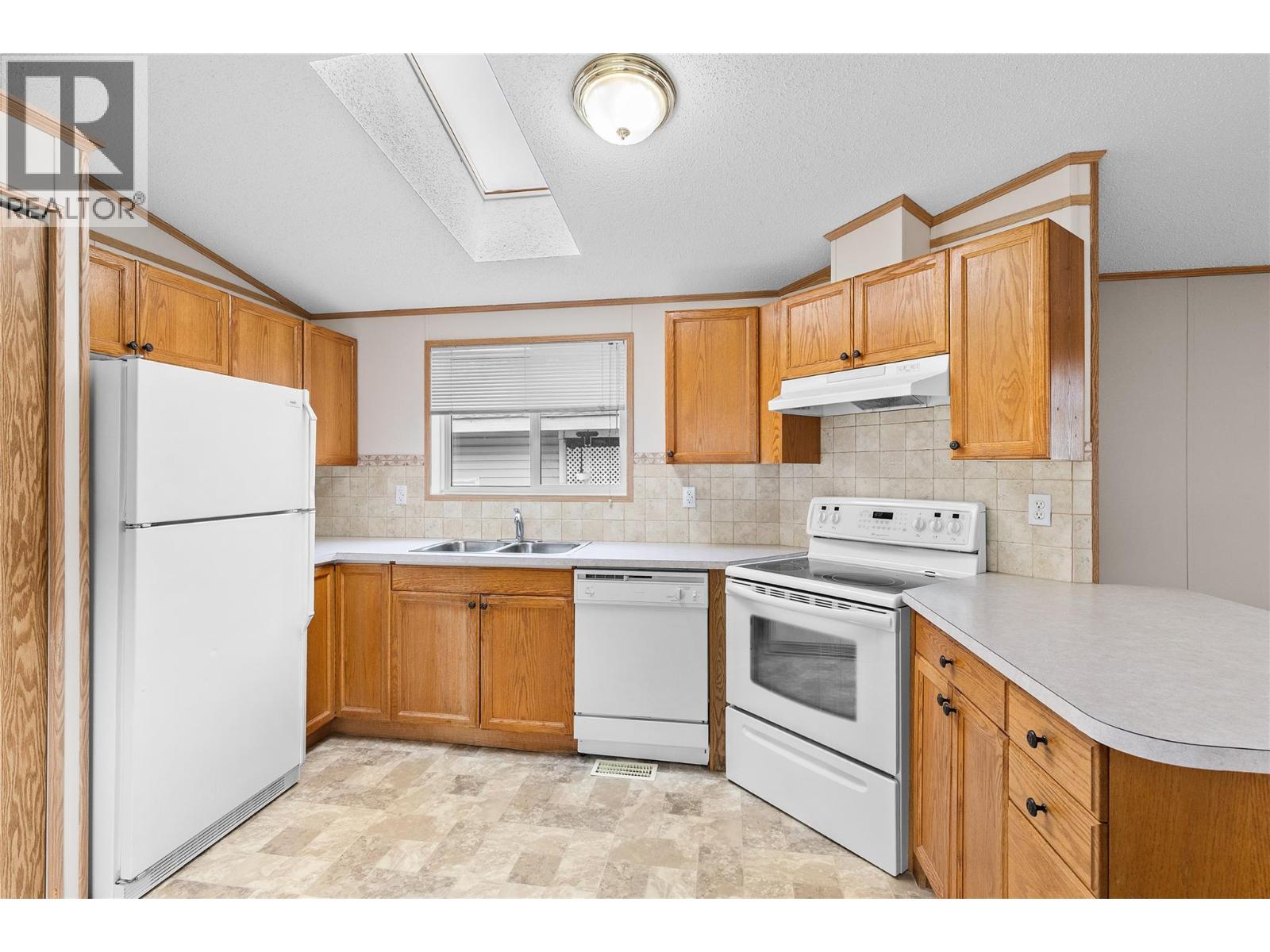 #32 5484 25 Avenue - 8