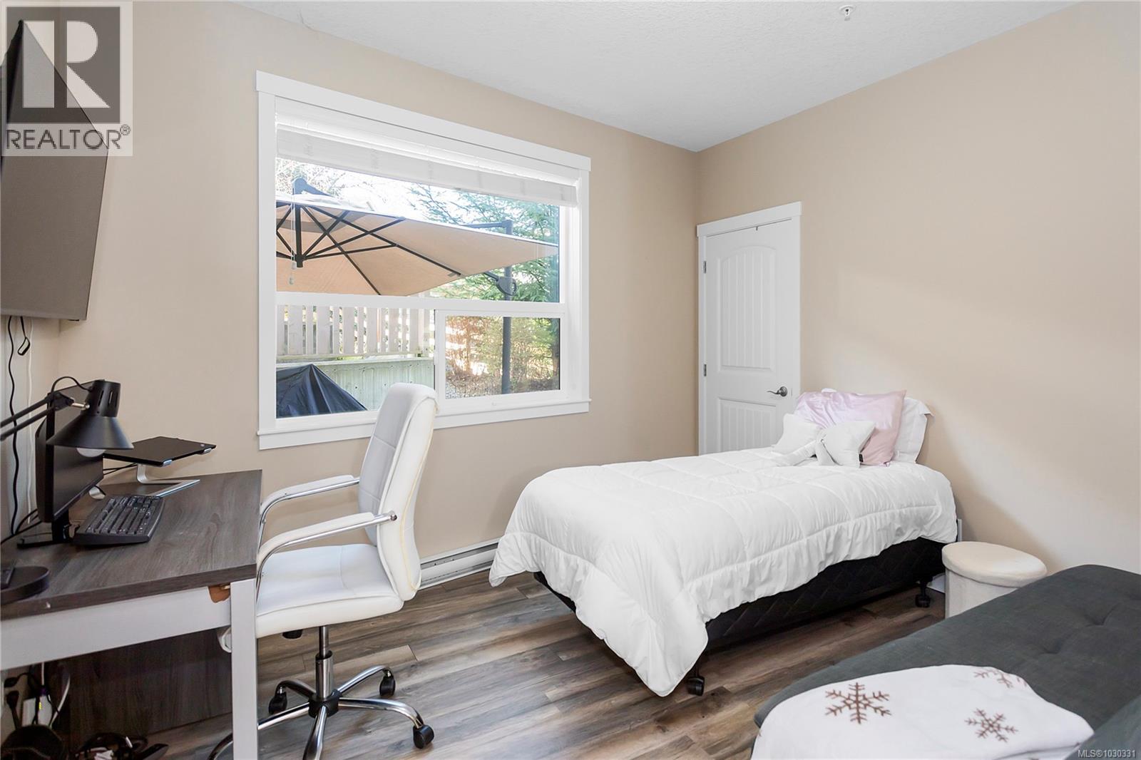 #2 6117 GLACIER WAY - 25