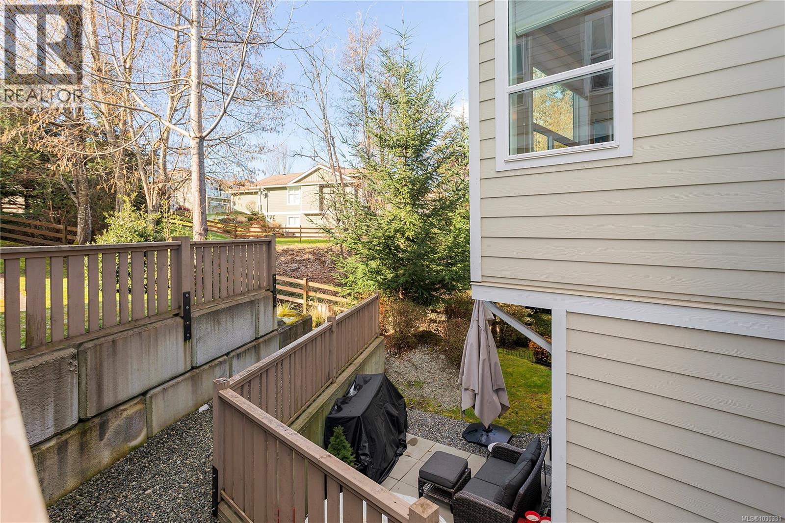 #2 6117 GLACIER WAY - 28