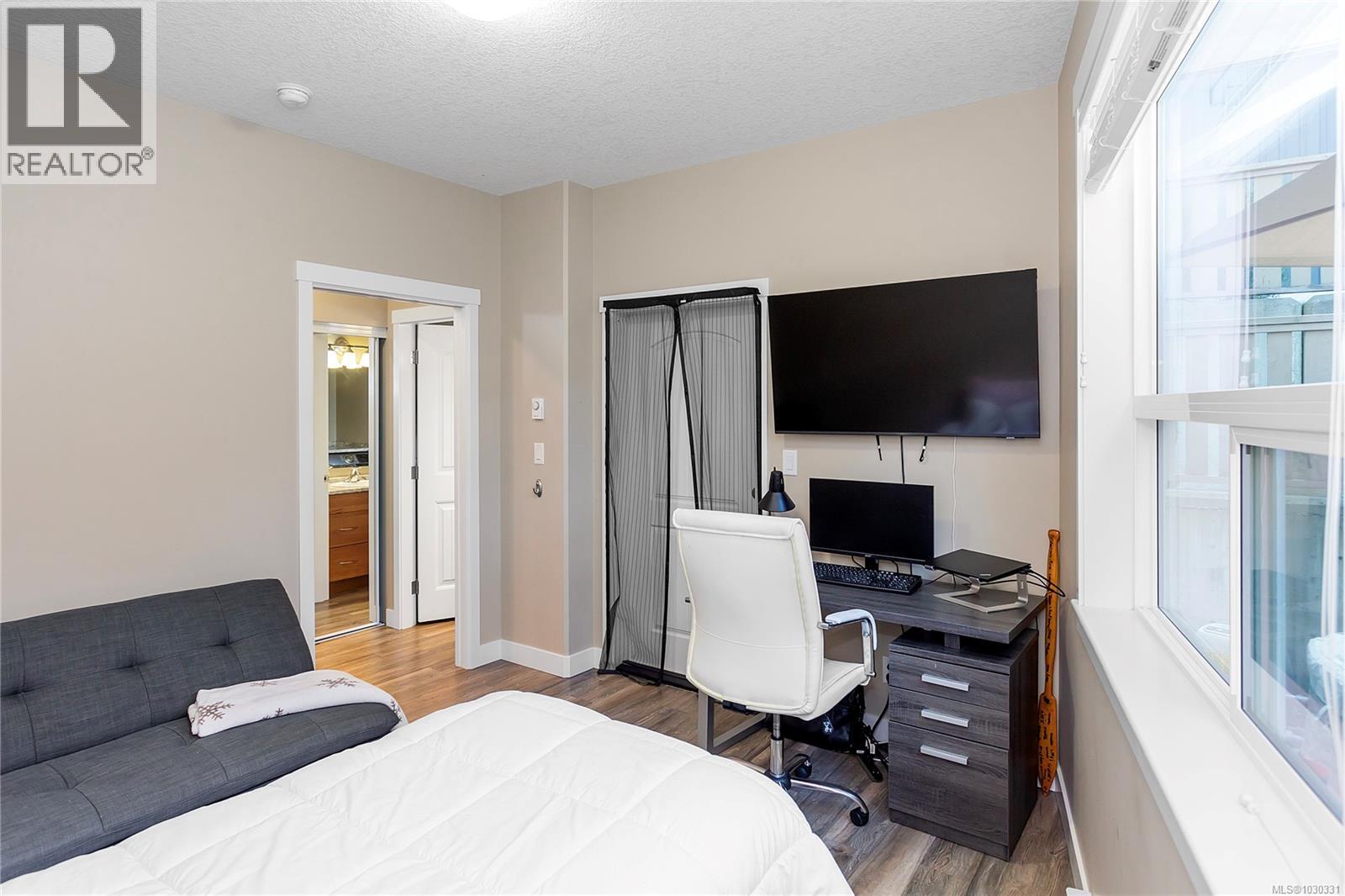 #2 6117 Glacier Way - 26