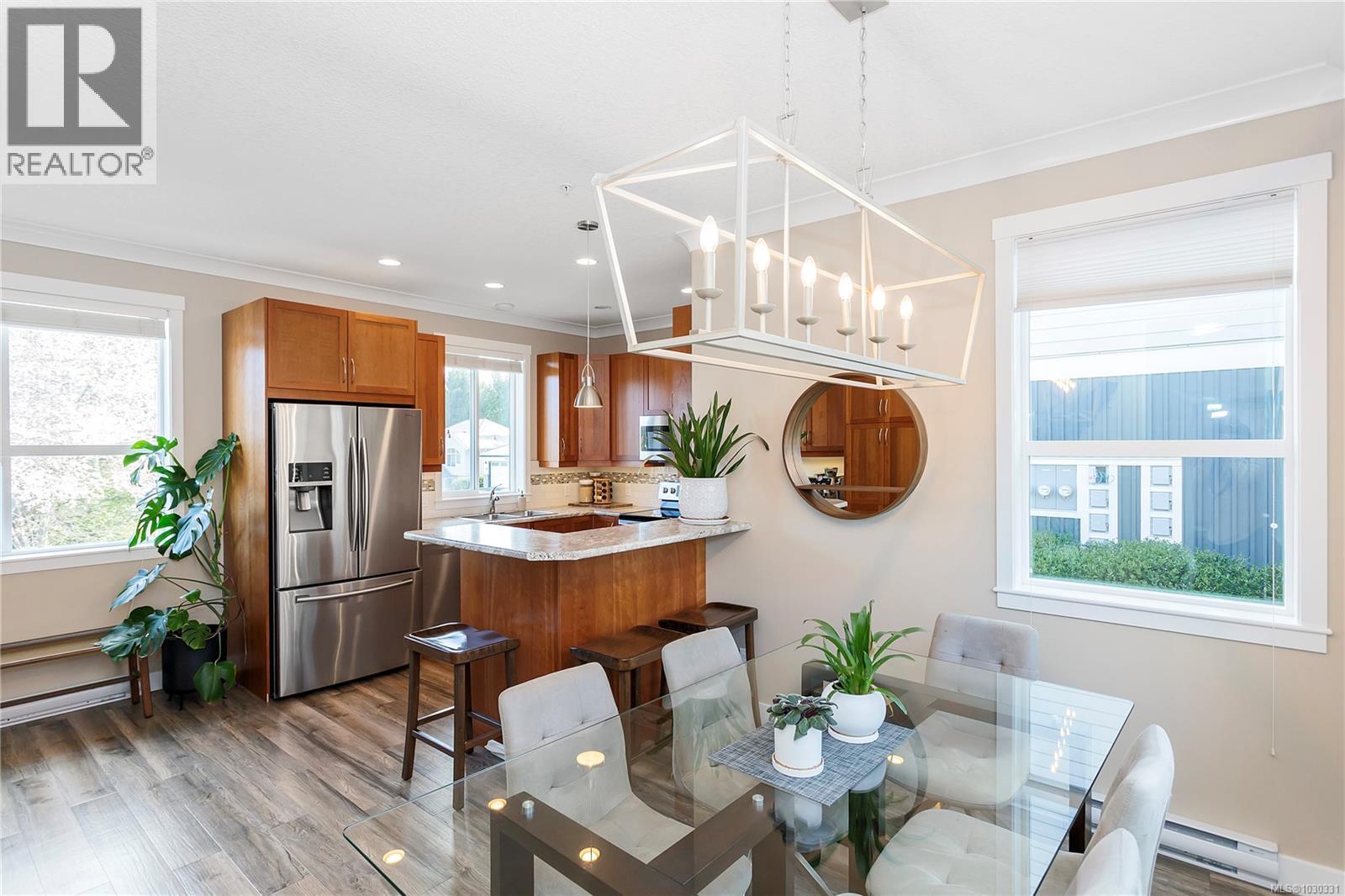 #2 6117 Glacier Way - 5
