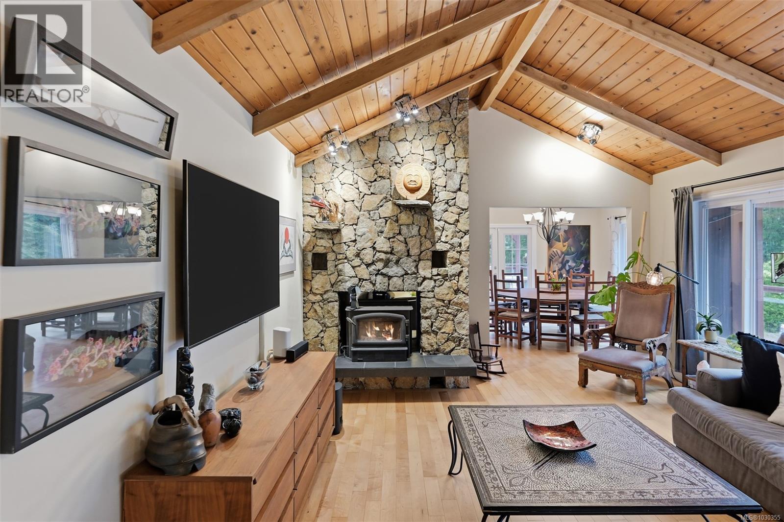 11391 WEST SAANICH RD - 13