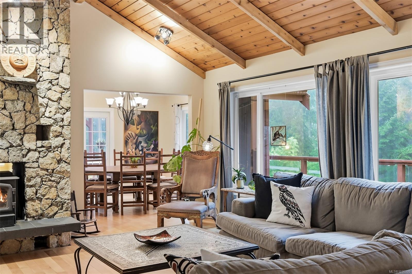 11391 WEST SAANICH RD - 14