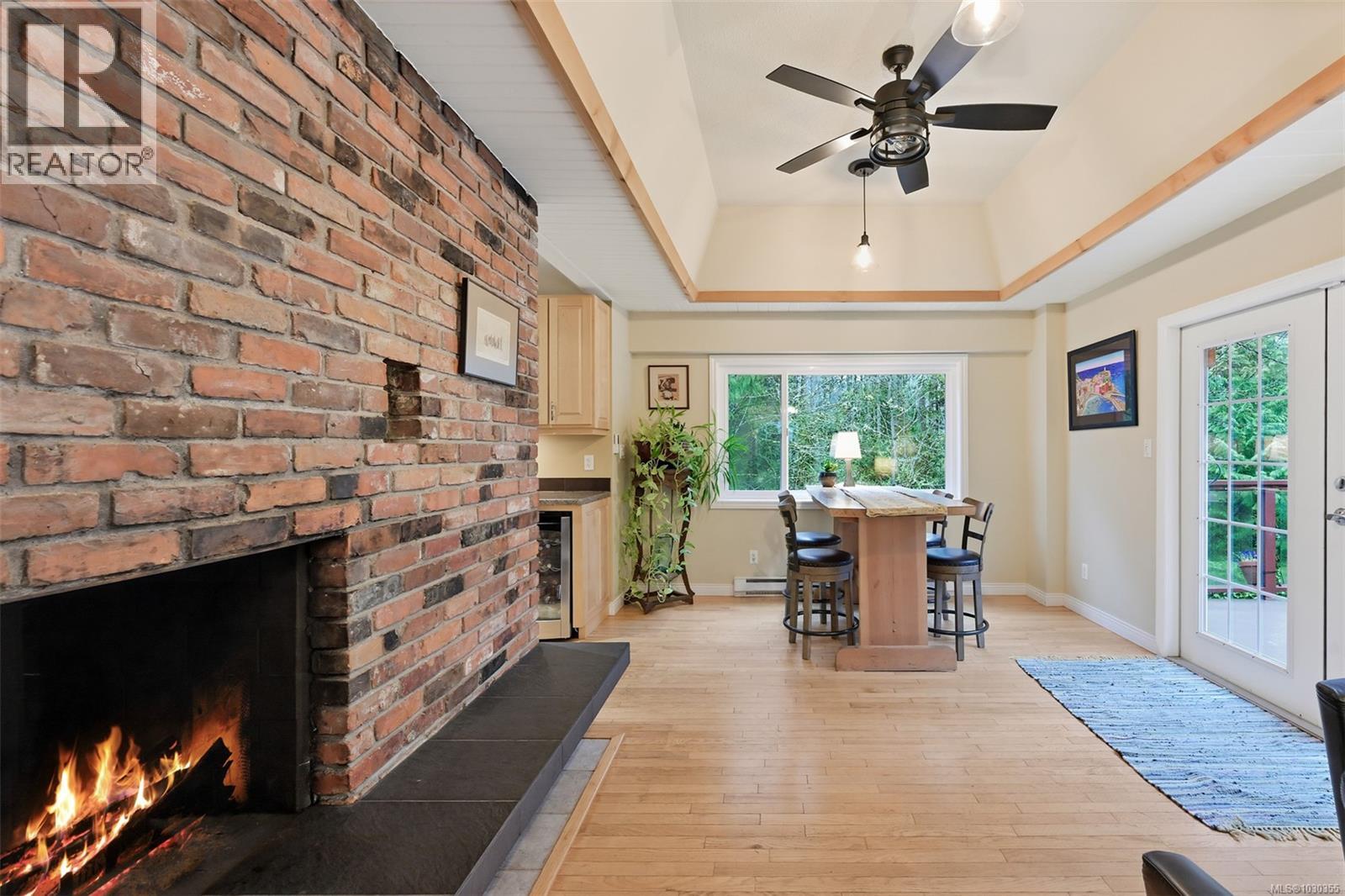 11391 WEST SAANICH RD - 17