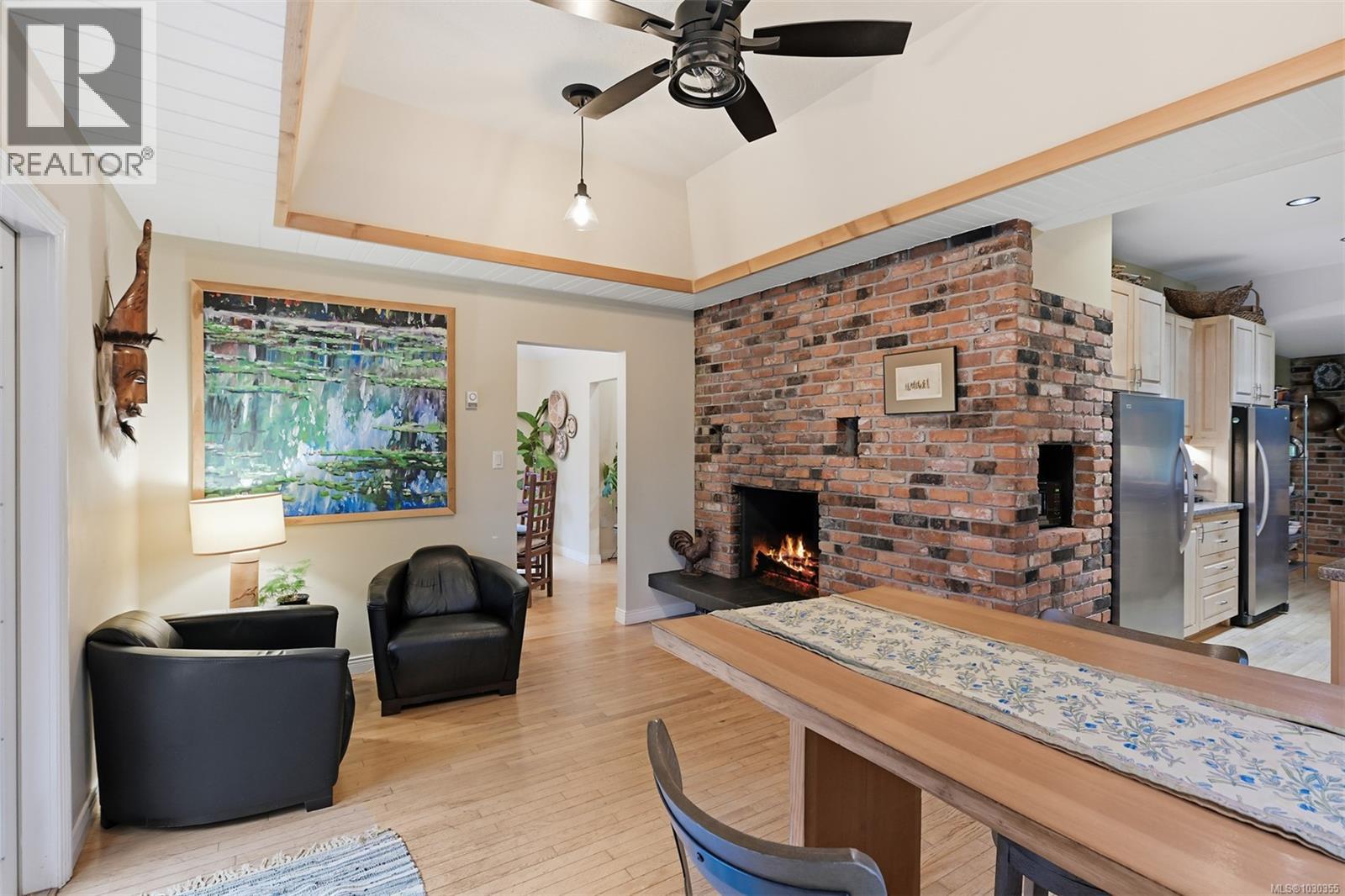 11391 WEST SAANICH RD - 19