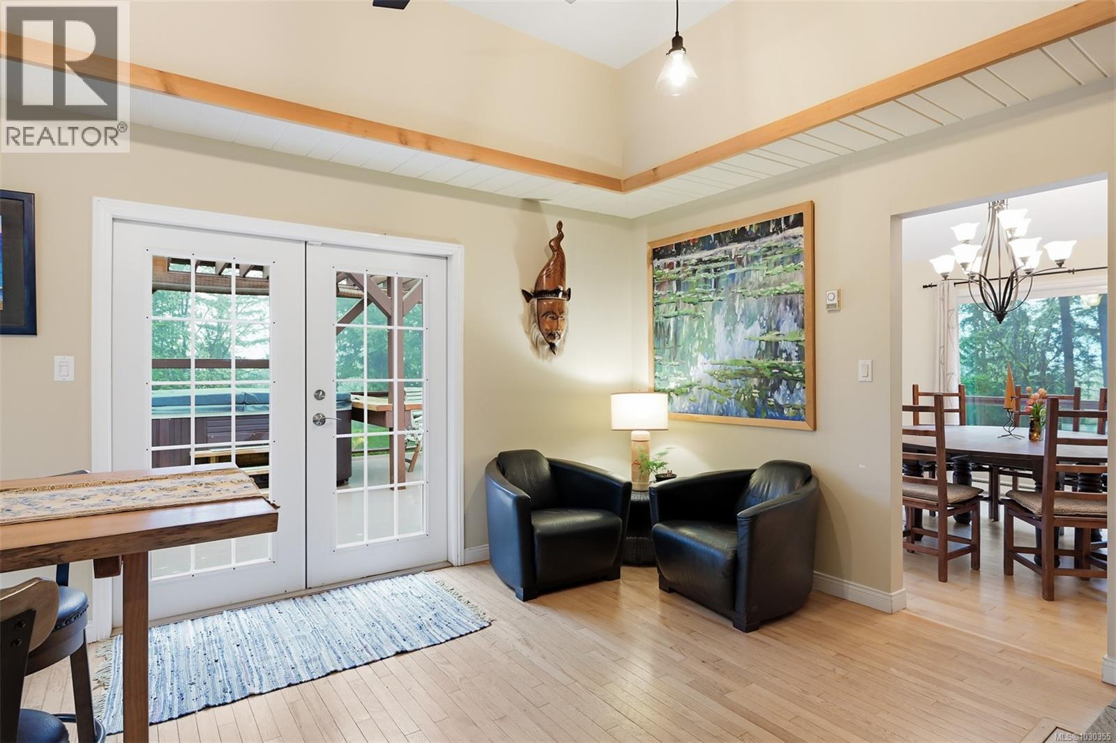 11391 WEST SAANICH RD - 20