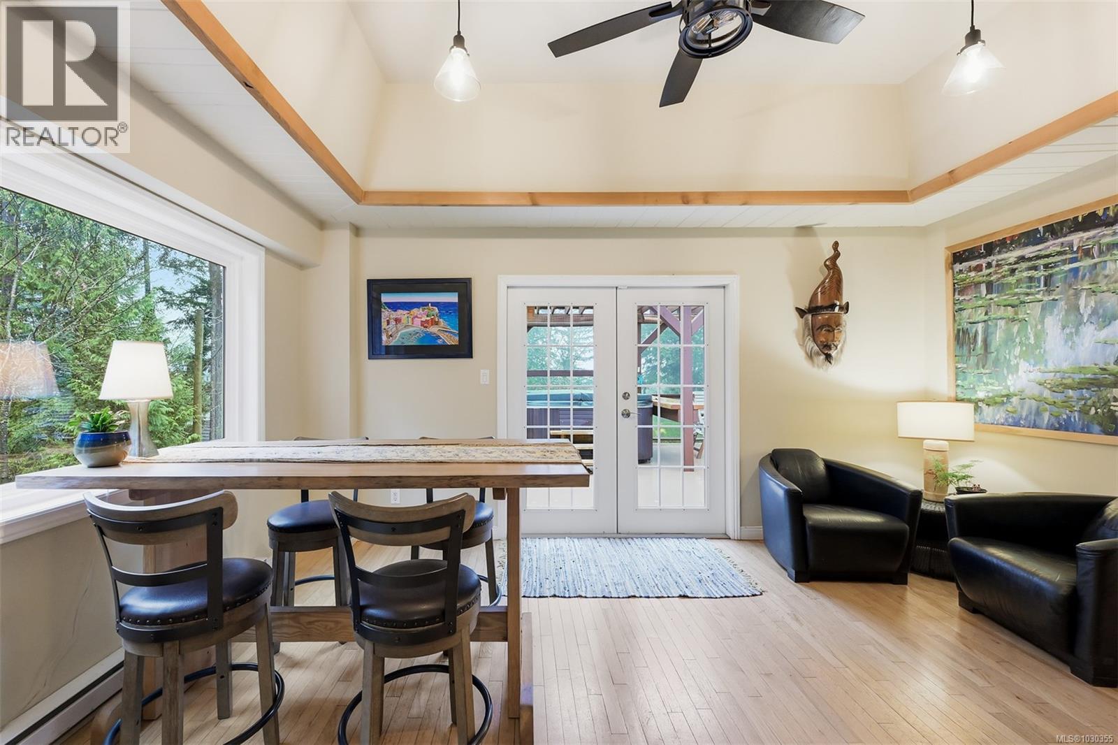 11391 WEST SAANICH RD - 21