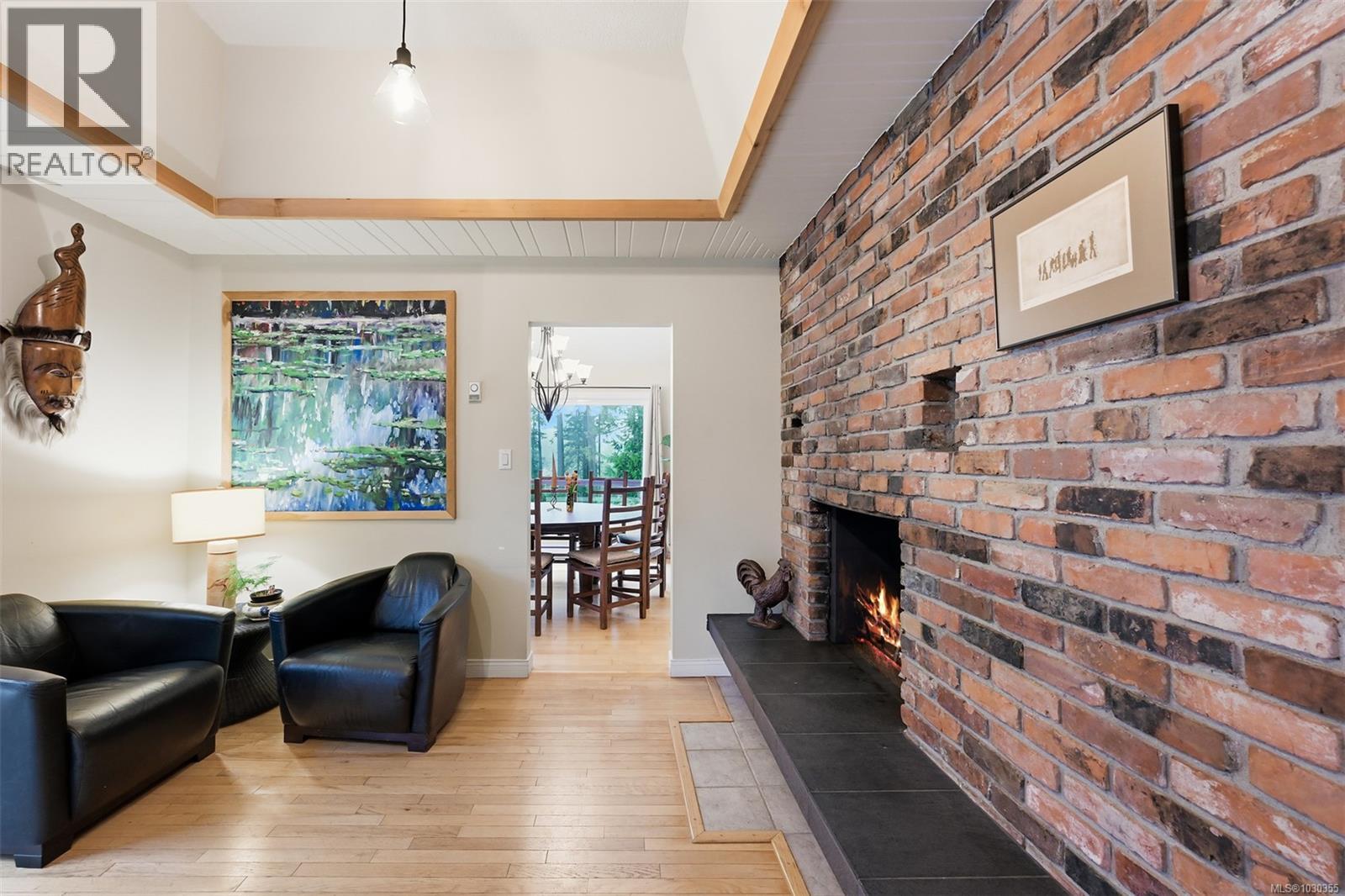 11391 WEST SAANICH RD - 22