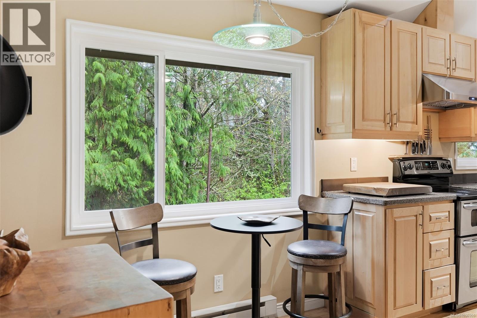 11391 WEST SAANICH RD - 27