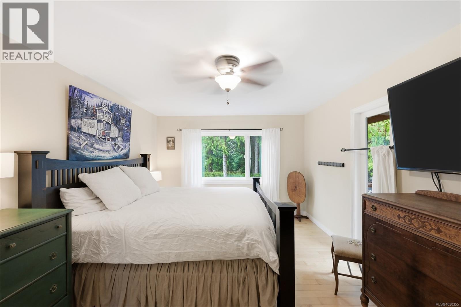 11391 WEST SAANICH RD - 29