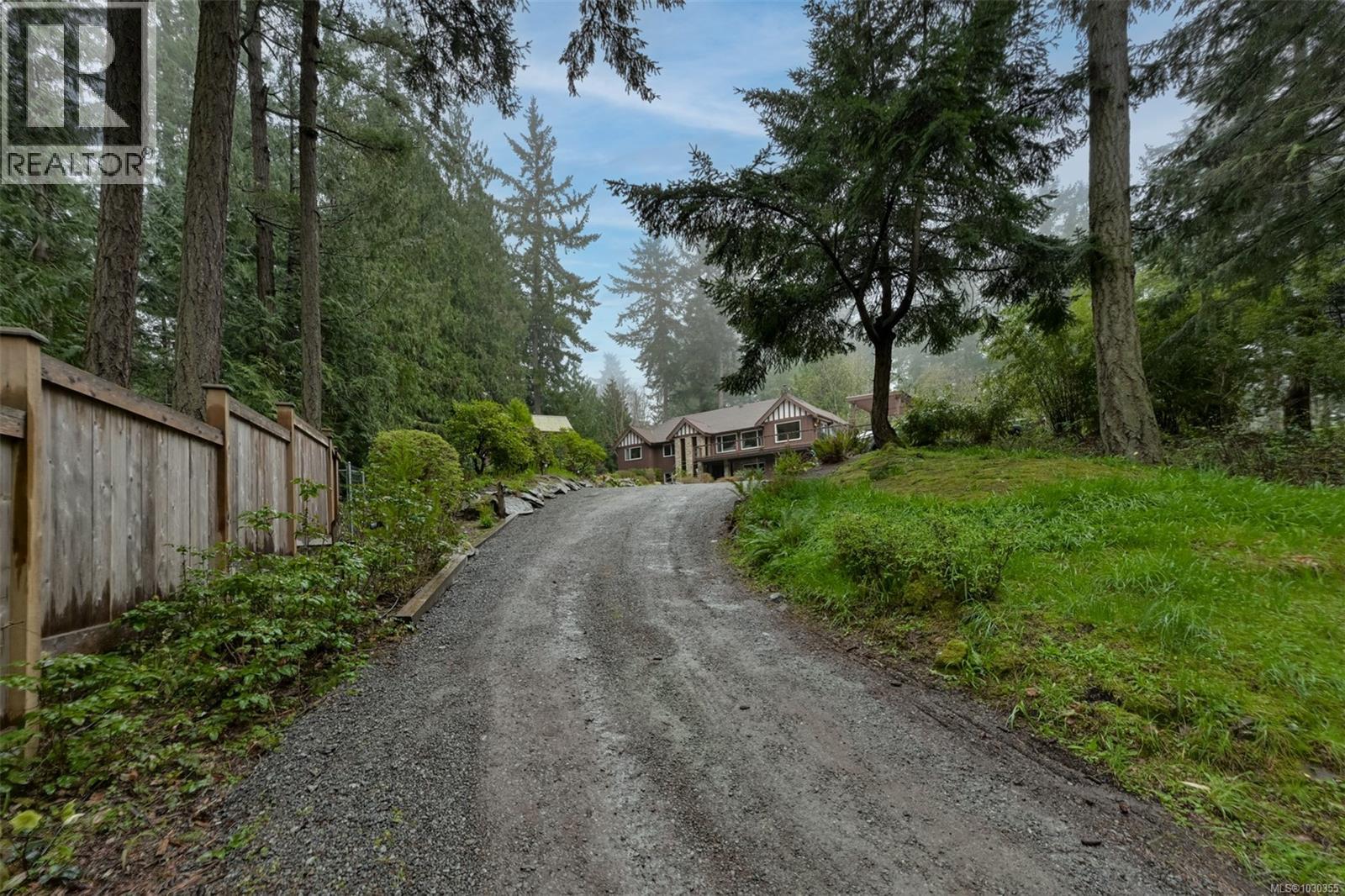 11391 WEST SAANICH RD - 4