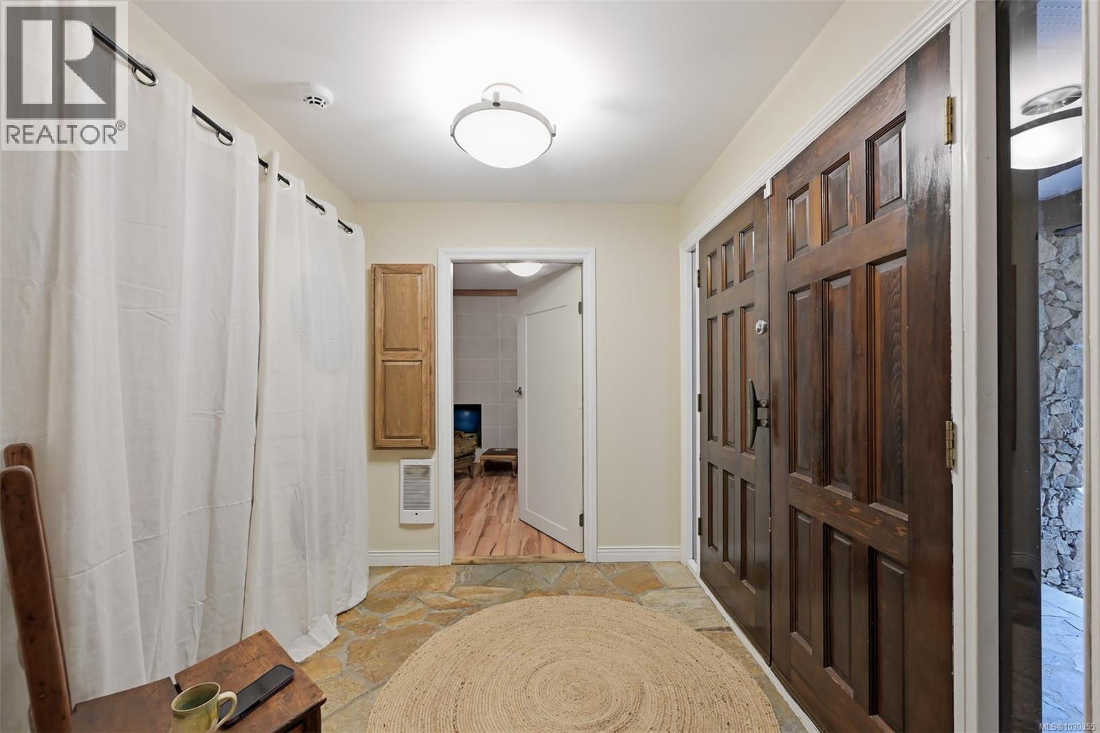 11391 WEST SAANICH RD - 58