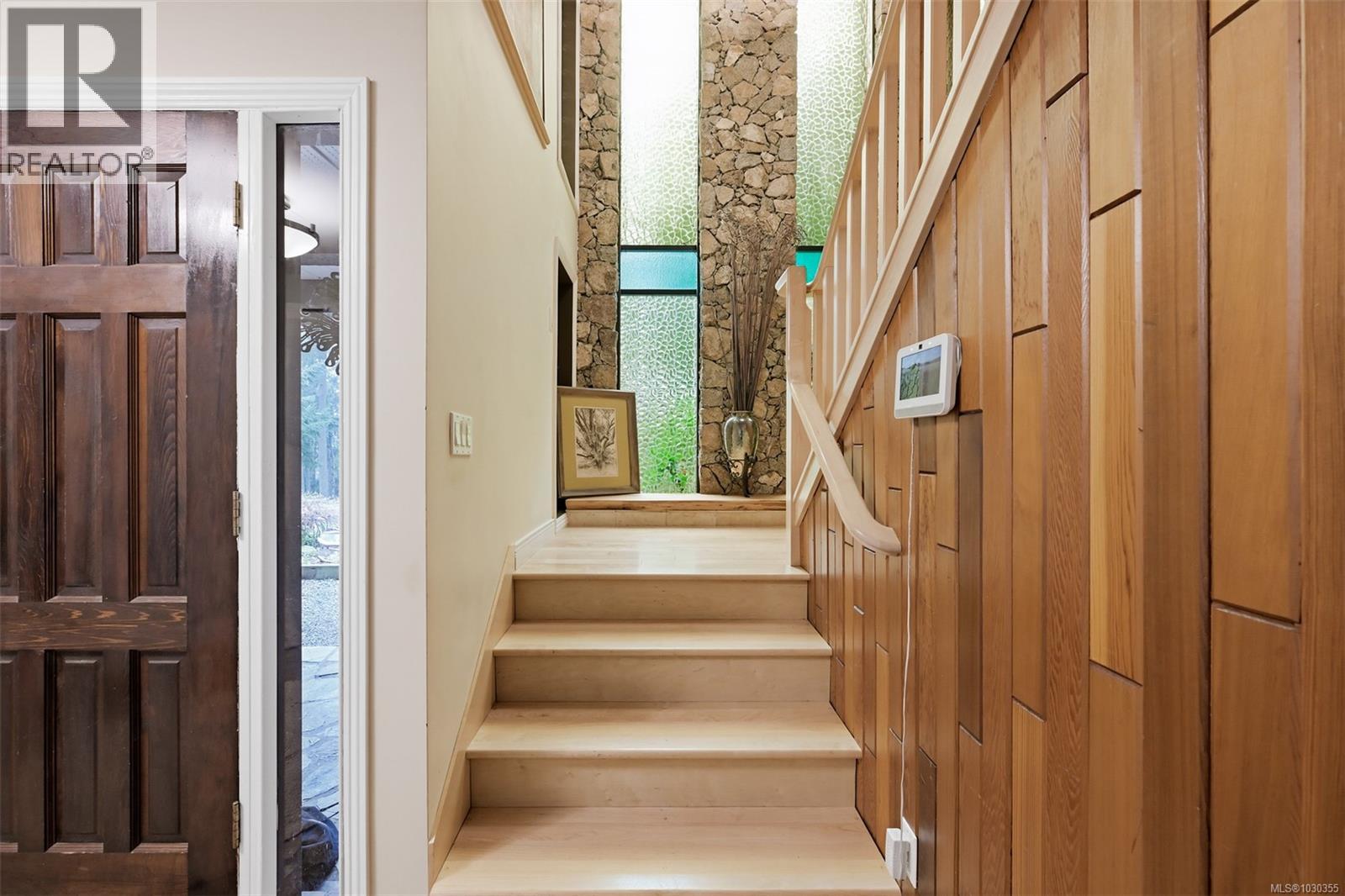 11391 WEST SAANICH RD - 6