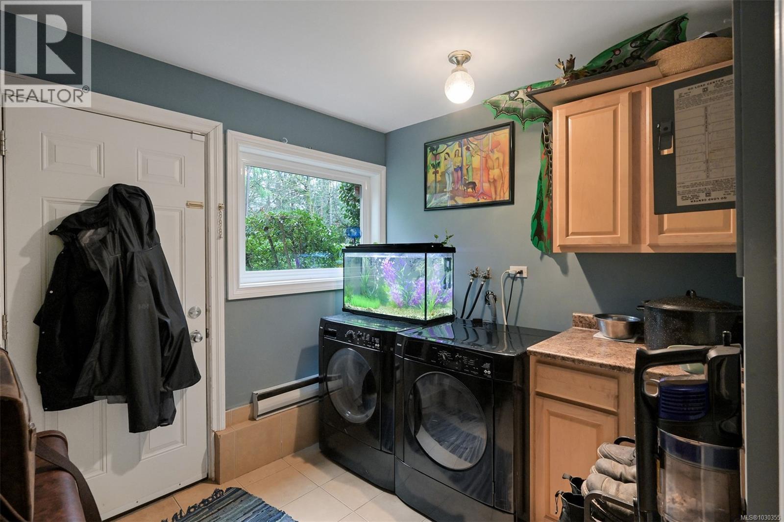 11391 WEST SAANICH RD - 61