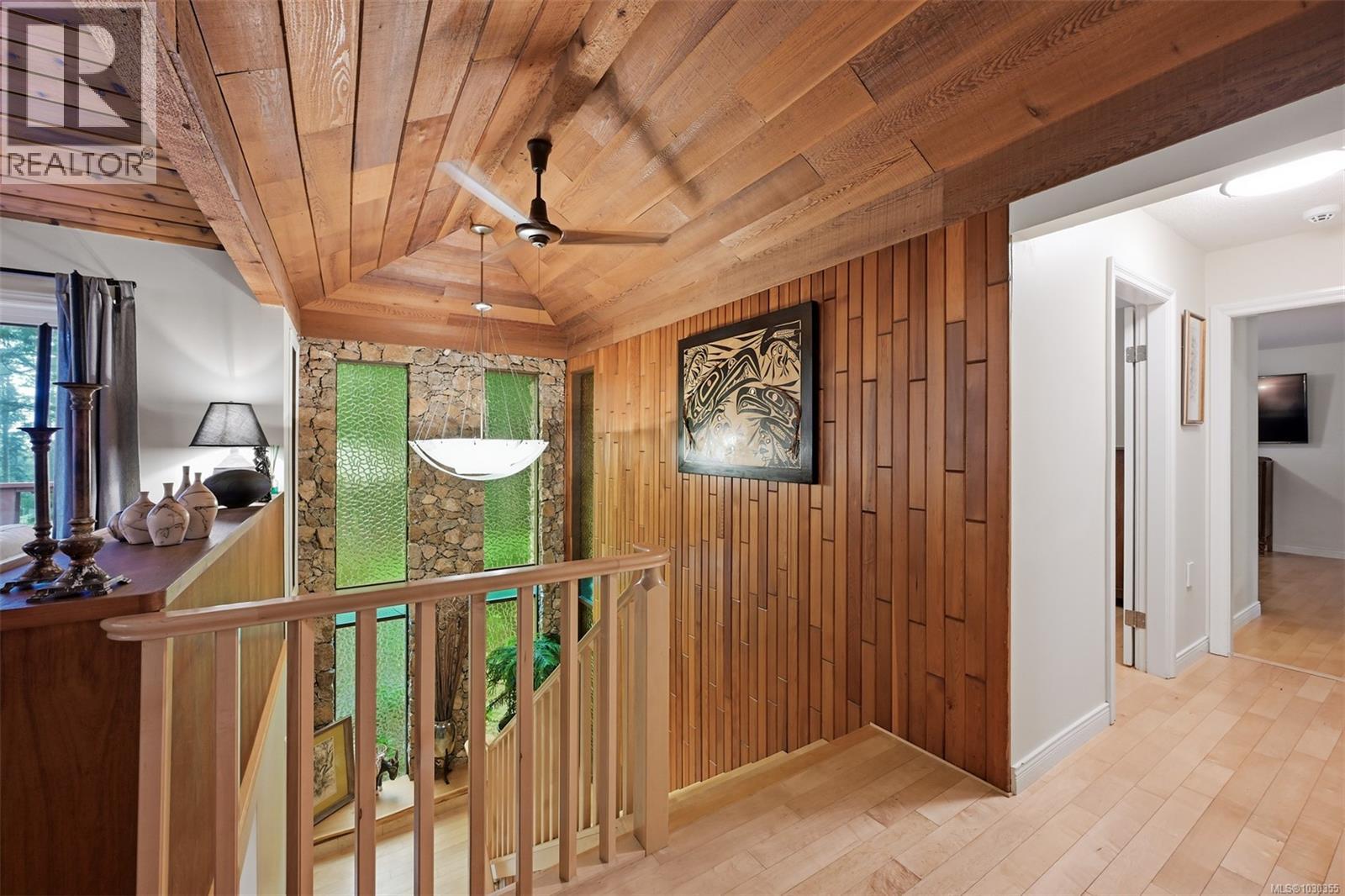 11391 WEST SAANICH RD - 8