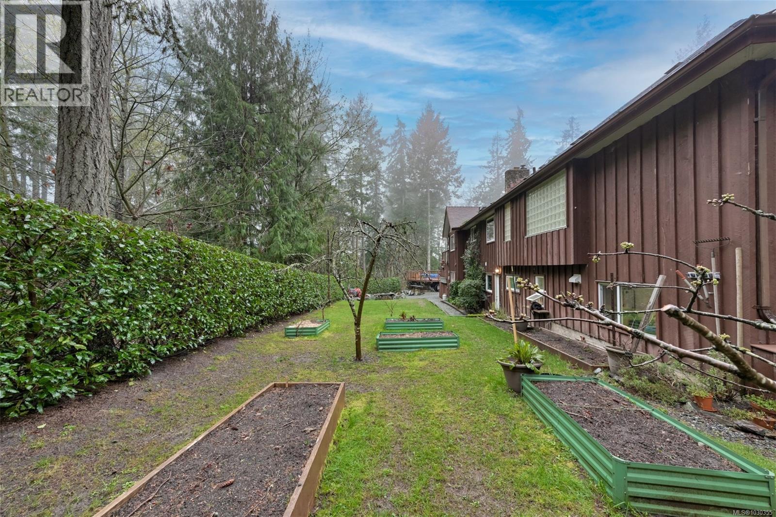 11391 WEST SAANICH RD - 82