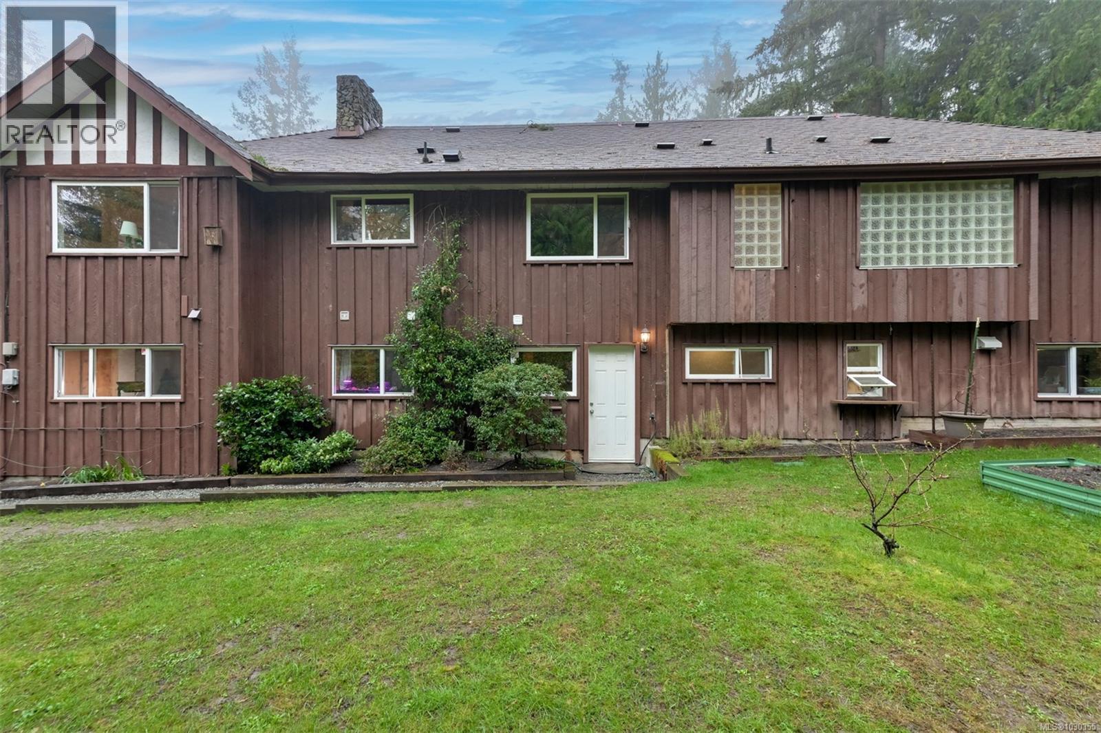 11391 WEST SAANICH RD - 86