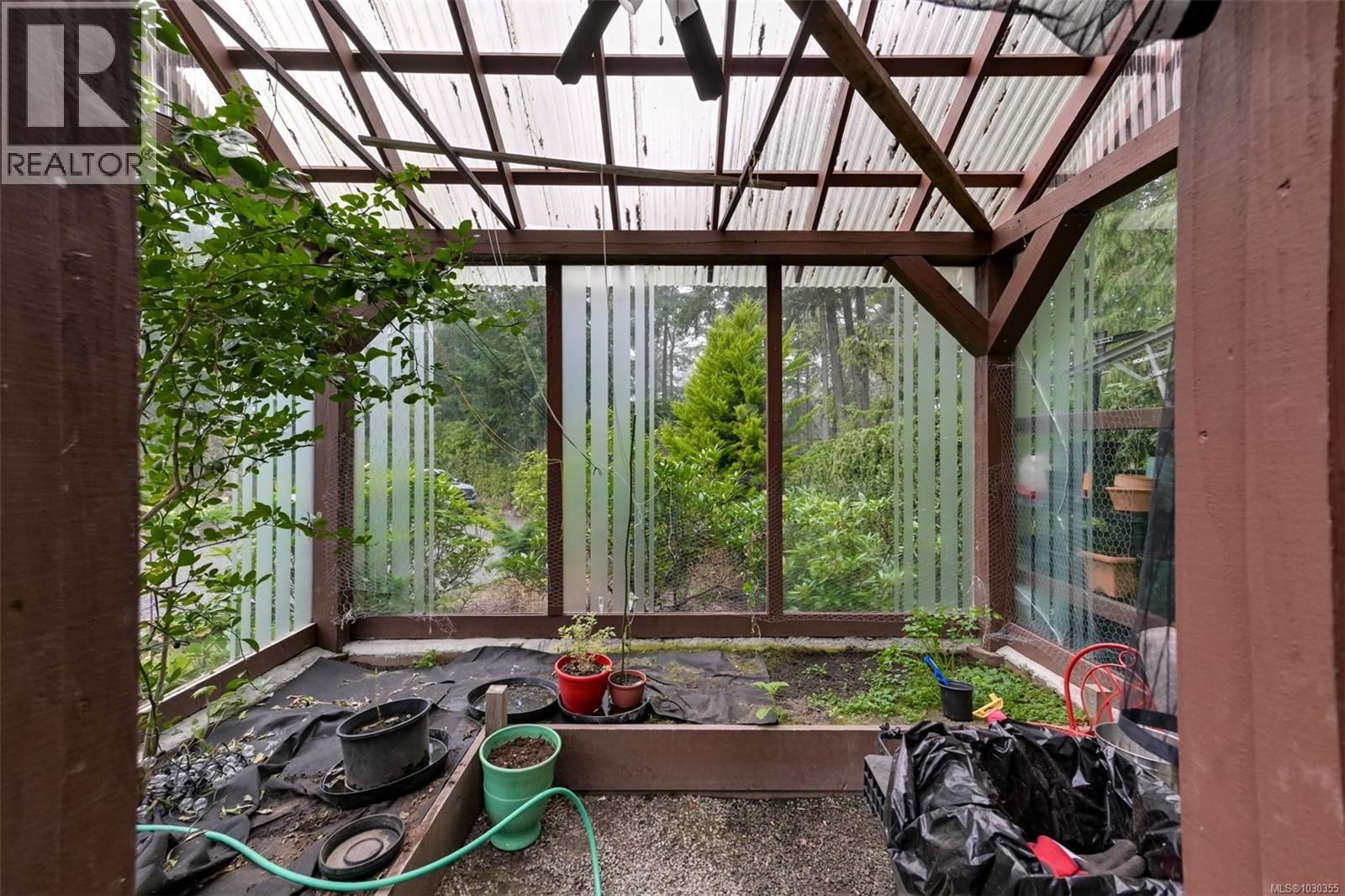 11391 WEST SAANICH RD - 93