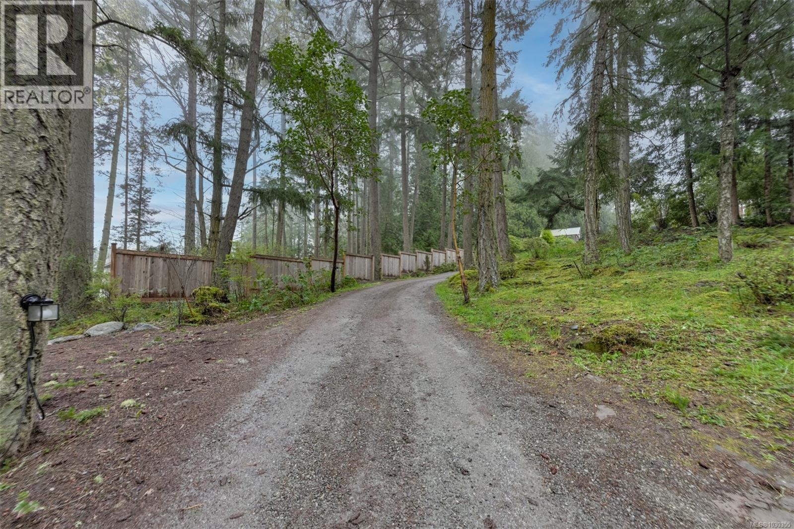 11391 WEST SAANICH RD - 98