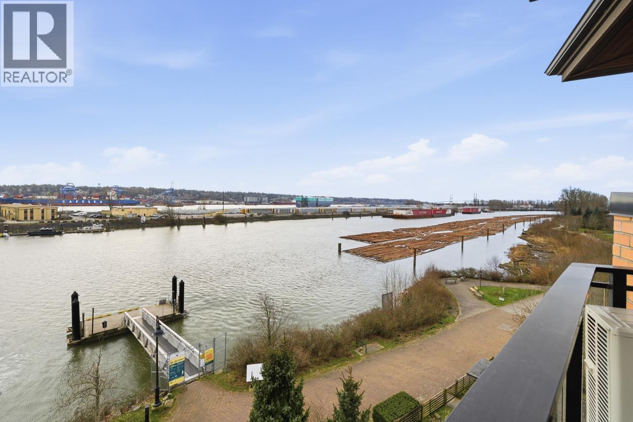 414 220 SALTER STREET, New Westminster