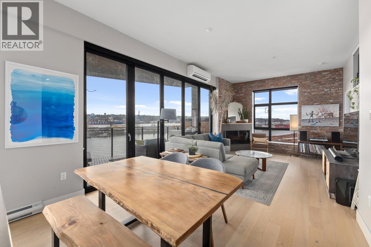 414 220 SALTER STREET, New Westminster