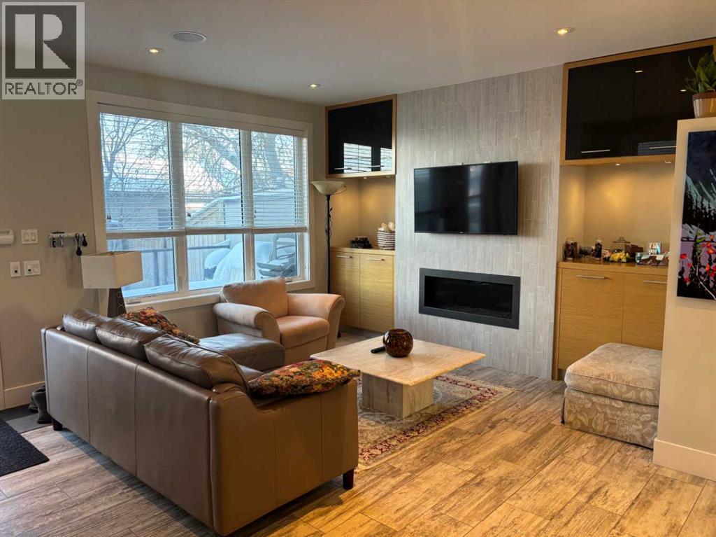 Single Family House for Sale in  A Street SW Richmond Calgary 