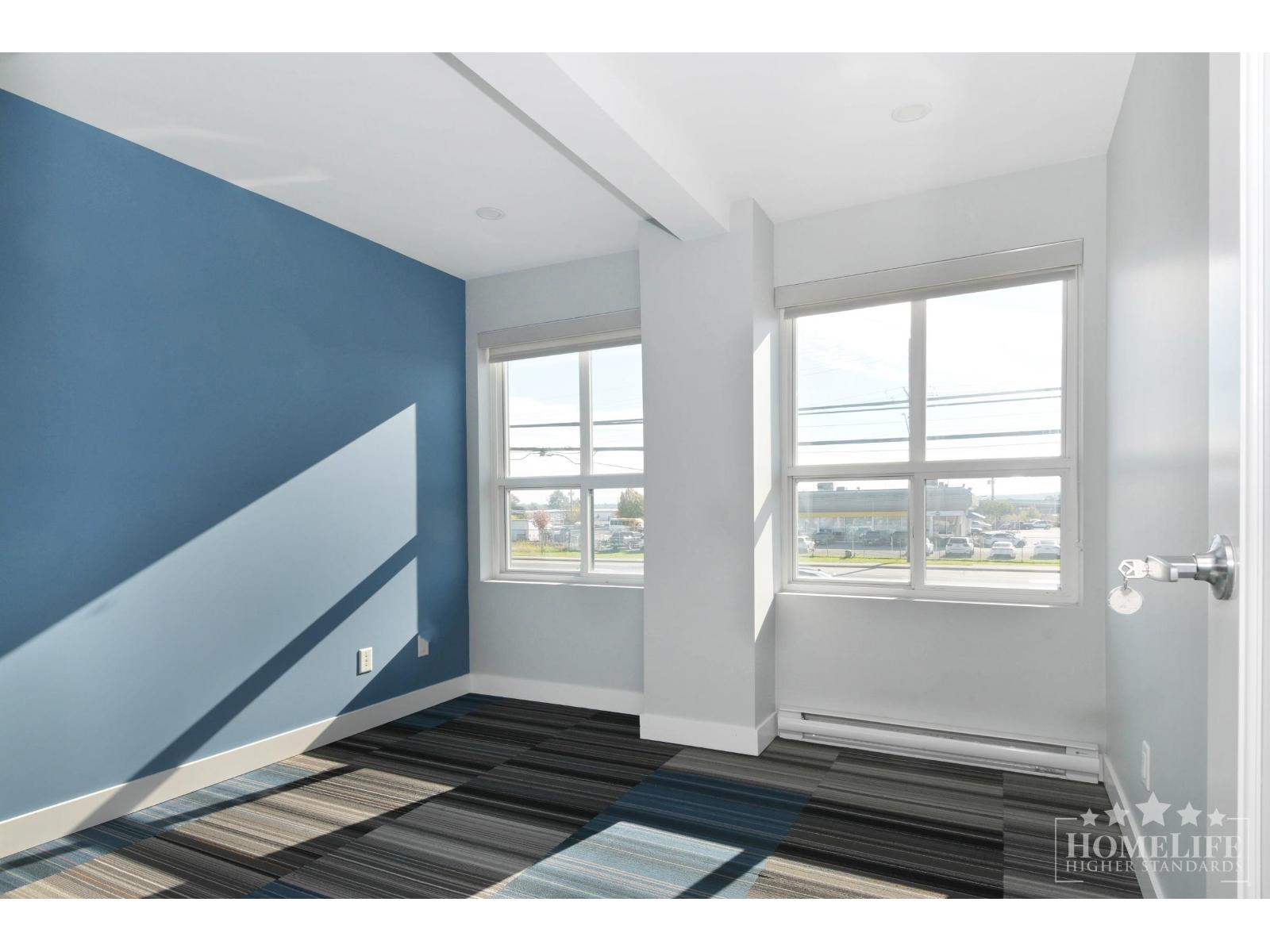 Office in Surrey - Image 3