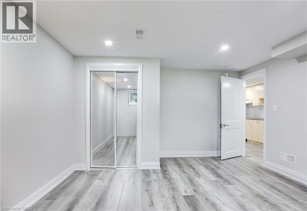 7 CARDILL CRESCENT - 28
