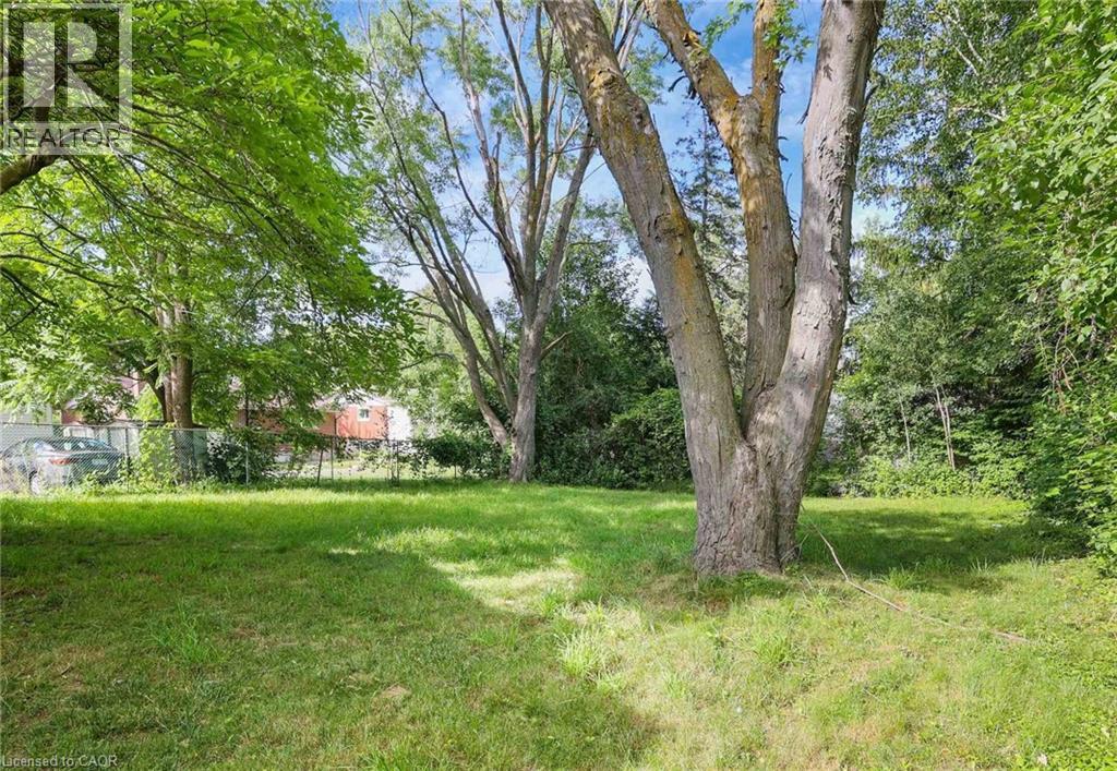 7 CARDILL CRESCENT - 32