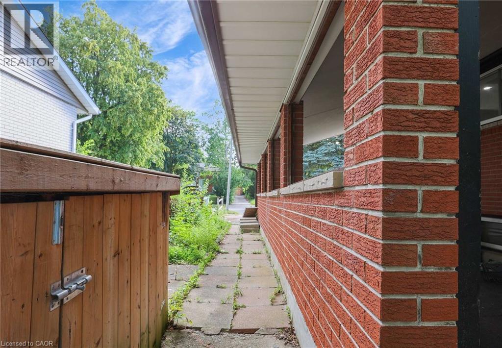 7 CARDILL CRESCENT - 37