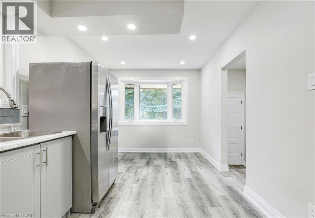 7 CARDILL CRESCENT - 4