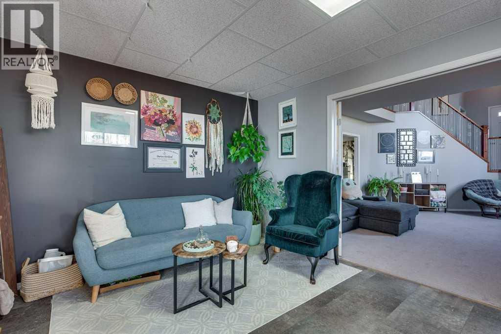 
          13 Heritage Drive
            <br/>
            <span>Penhold</span>
            , 
            <span>AB</span>
             <span>T0M1R0</span>
         - Photo 10