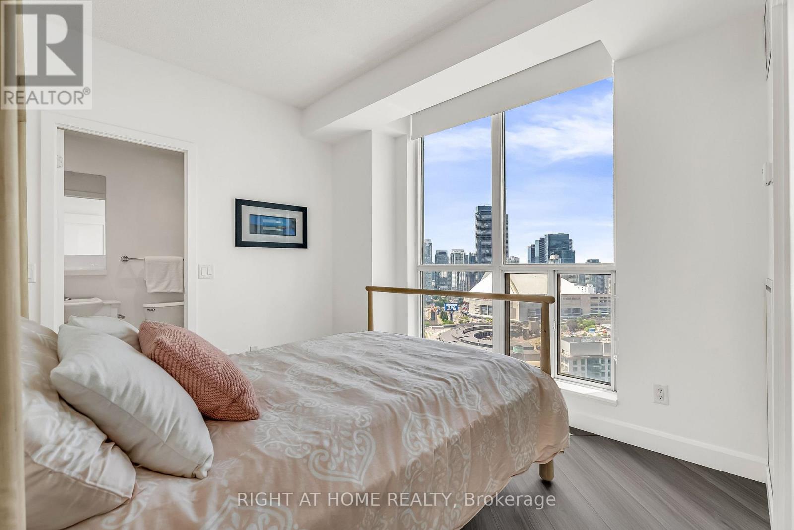 #3202 8 YORK STREET - 15