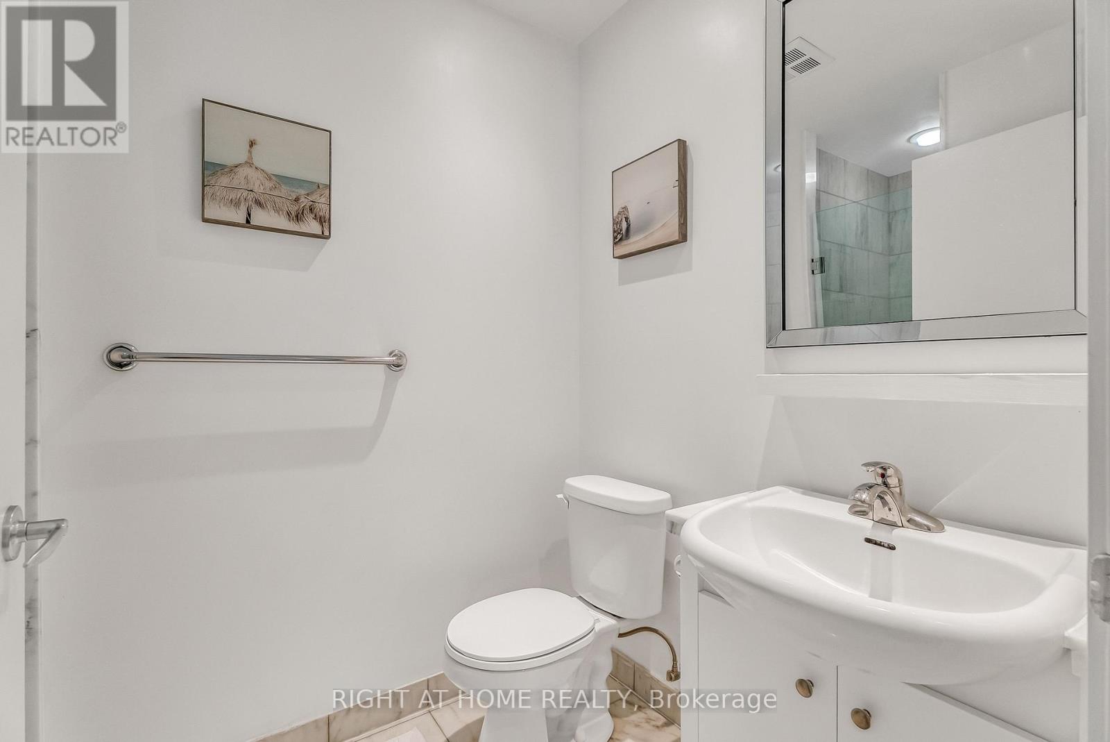 #3202 8 YORK STREET - 25