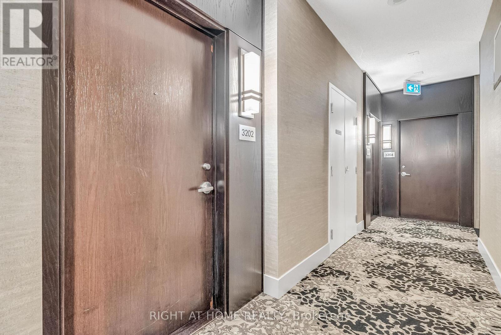 #3202 8 YORK STREET - 30